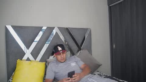 massimo_vidal online show from September 20, 1:34 pm