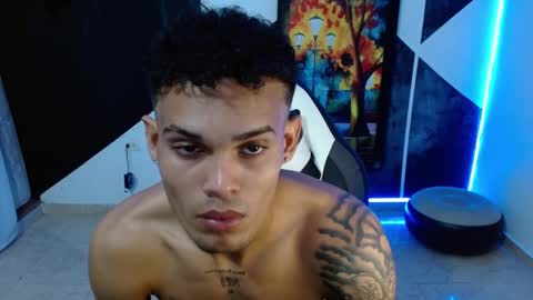 Snapshot of master_black777 chatting on March 18, 2:58 am master_black777 online show from March 18, 2:58 am