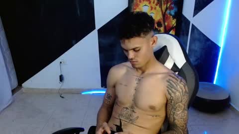 Snapshot of master_black777 chatting on March 18, 9:07 pm master_black777 online show from March 18, 9:07 pm