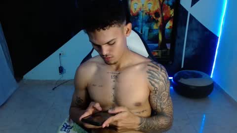 Snapshot of master_black777 chatting on March 29, 3:01 pm master_black777 online show from March 29, 3:01 pm