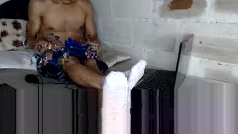 Snapshot of master_dominant_777 chatting on February 8, 10:29 am master_dominant_777 online show from February 8, 10:29 am