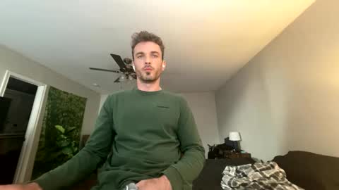 Snapshot of master_louie chatting on December 21, 4:46 pm muskyjockdick online show from December 21, 4:46 pm