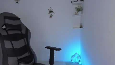 Alpha junior online show from January 12, 1:49 pm