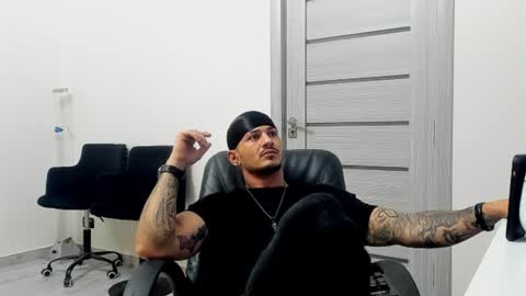 Snapshot of masterchris12 chatting on December 3, 9:01 pm masterchris12 online show from December 3, 9:01 pm