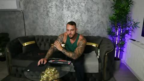 masterkingmuscle online show from May 18, 7:52 pm