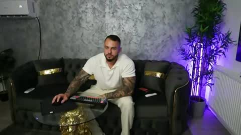 masterkingmuscle online show from July 12, 9:50 pm