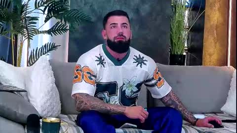 masterkingofmuscle online show from October 16, 8:15 am