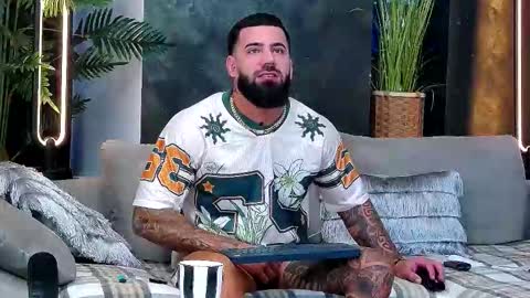 masterkingofmuscle online show from November 11, 7:30 am