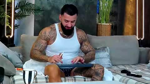 masterkingofmuscle online show from November 13, 9:08 am