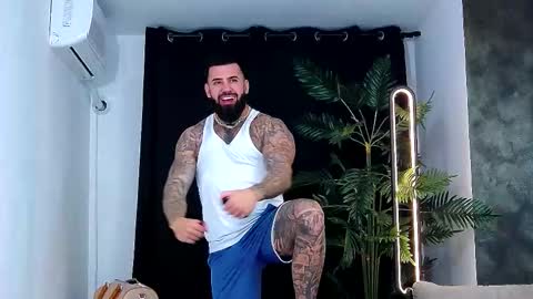 masterkingofmuscle online show from November 27, 9:50 pm