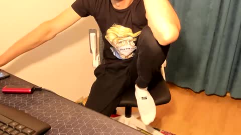 Snapshot of mastermiko chatting on December 22, 1:33 pm Silly Rabbit online show from December 22, 1:33 pm