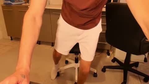 Snapshot of mastermiko chatting on December 15, 9:24 am Silly Rabbit online show from December 15, 9:24 am