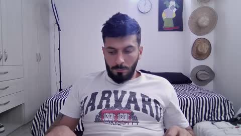 Snapshot of masterofinfatuation chatting on February 18, 3:43 pm online show from February 18, 3:43 pm