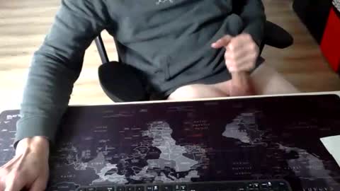 Snapshot of masturbatemindbreaker chatting on November 14, 9:08 am MasturbateMindbreaker online show from November 14, 9:08 am