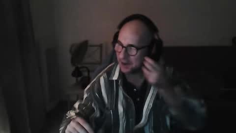 Snapshot of mat11efou chatting on September 28, 8:36 pm mat11efou online show from September 28, 8:36 pm