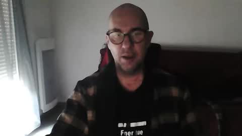 Snapshot of mat11efou chatting on January 6, 10:08 am mat11efou online show from January 6, 10:08 am