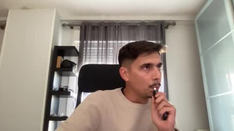 Aaron online show from October 16, 1:56 pm