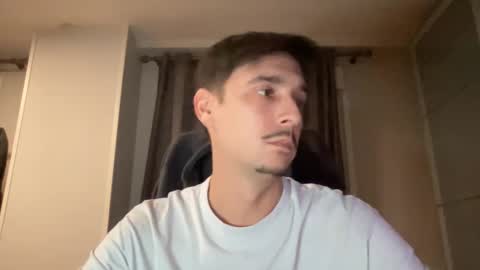 Aaron online show from February 4, 8:03 pm