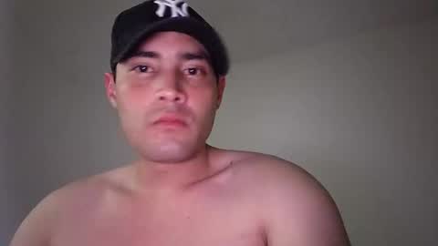 Snapshot of mateo2803 chatting on February 8, 5:22 am mateo2803 online show from February 8, 5:22 am