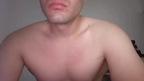 Snapshot of mateo2803 chatting on February 13, 2:40 am mateo2803 online show from February 13, 2:40 am