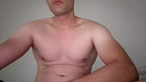 Snapshot of mateo2803 chatting on March 19, 5:00 am mateo2803 online show from March 19, 5:00 am