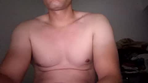 Snapshot of mateo2803 chatting on May 27, 3:58 am mateo2803 online show from May 27, 3:58 am