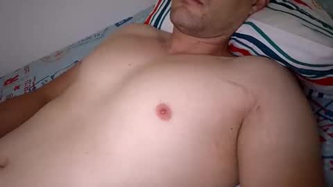 Snapshot of mateo2803 chatting on June 9, 4:35 am mateo2803 online show from June 9, 4:35 am