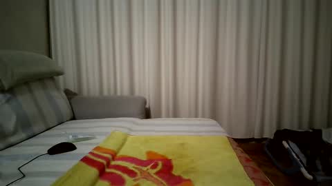 Snapshot of mateo_blu chatting on February 23, 6:45 pm Mateo Blu online show from February 23, 6:45 pm