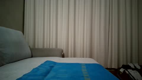 Snapshot of mateo_blu chatting on December 1, 9:20 pm Mateo Blu online show from December 1, 9:20 pm