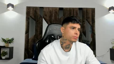 mateo_dilucajs1 online show from January 8, 9:06 pm