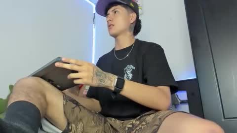 mateo_escobar online show from November 20, 9:58 pm