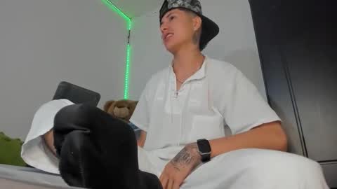 mateo_escobar online show from November 29, 11:41 pm