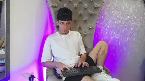 mateo mitchell online show from October 15, 4:56 am