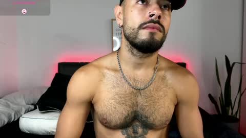 Snapshot of mateobaer_ chatting on March 29, 1:11 pm Mateo Baer online show from March 29, 1:11 pm