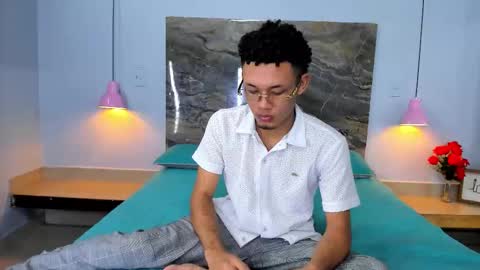 Snapshot of matheoo_23 chatting on March 21, 7:28 pm matheoo_23 online show from March 21, 7:28 pm