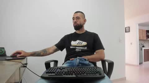 Matheus     online show from November 27, 5:15 pm