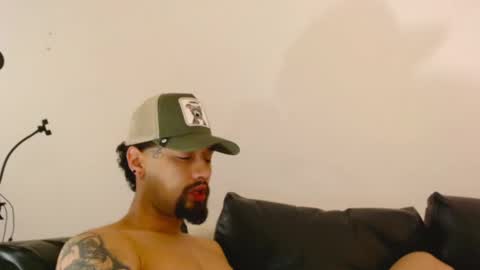 STRURIBE ON INSTAGRAM online show from January 7, 5:31 pm