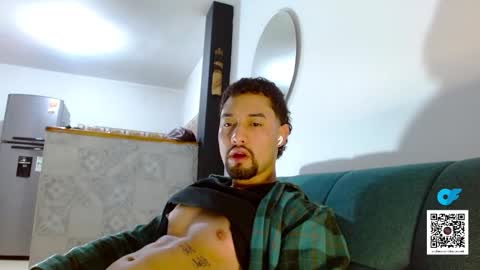 STRURIBE ON INSTAGRAM online show from November 20, 11:10 am