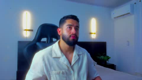 Mathew Flintt  online show from April 12, 9:31 pm