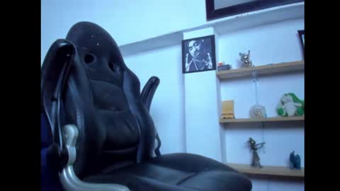 Snapshot of mathews_19 chatting on January 26, 3:36 pm Teo online show from January 26, 3:36 pm