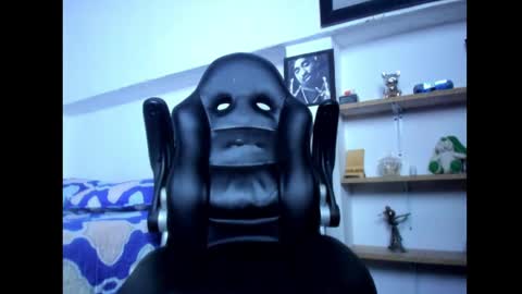 Snapshot of mathews_19 chatting on February 9, 4:18 pm Teo online show from February 9, 4:18 pm