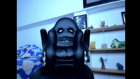 Snapshot of mathews_19 chatting on February 22, 3:36 pm Teo online show from February 22, 3:36 pm