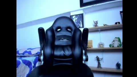 Snapshot of mathews_19 chatting on March 10, 10:55 pm Teo online show from March 10, 10:55 pm