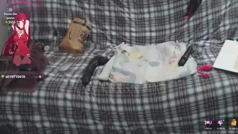 Snapshot of mathurin37 chatting on February 23, 3:18 pm LooLa online show from February 23, 3:18 pm