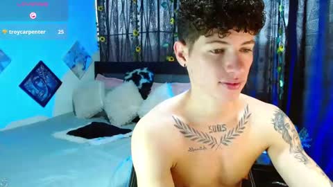 Snapshot of matiaagt chatting on April 7, 7:58 pm online show from April 7, 7:58 pm