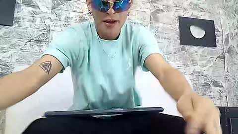 matius_montes online show from October 12, 8:08 pm