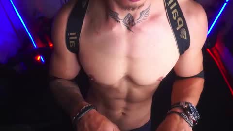 Snapshot of matiusdf chatting on November 6, 6:14 am matius online show from November 6, 6:14 am