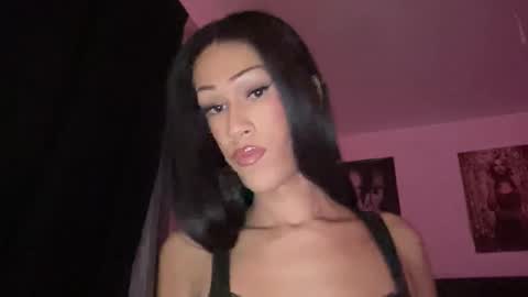 MOLLY MILLS online show from November 9, 6:55 am