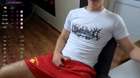 Snapshot of matt_aniston chatting on November 2, 4:31 pm Matt online show from November 2, 4:31 pm