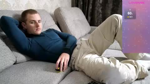 Snapshot of matt_aniston chatting on December 5, 7:21 pm Matt online show from December 5, 7:21 pm